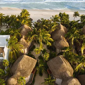 encantada-tulum.quintano-roohotels.com/