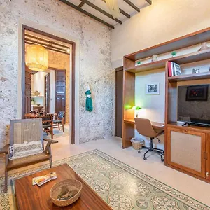 casa-bolero-en-santa-lucia-centro-merida.hotelsmerida.org/